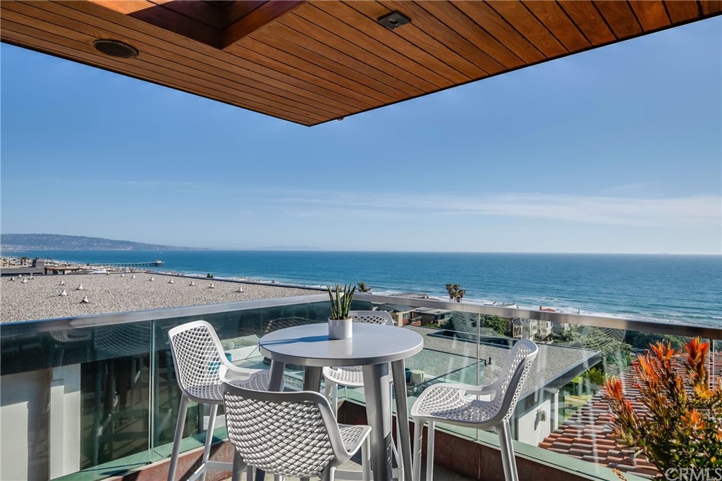 2615 Crest Drive Manhattan Beach, CA 90266 - Photo 6 of 49