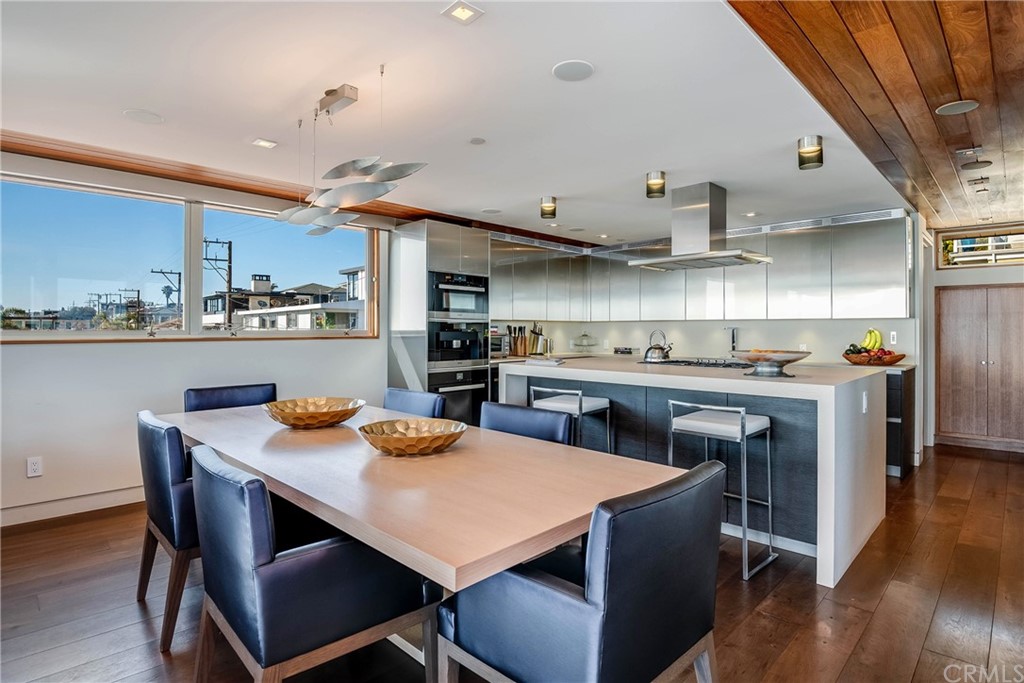 2615 Crest Drive Manhattan Beach, CA 90266 - Photo 9 of 49