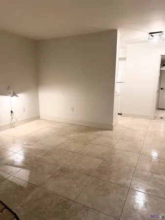 $1,095 | 636 Lakeland Drive, Unit 3, Baton Rouge, LA 70802