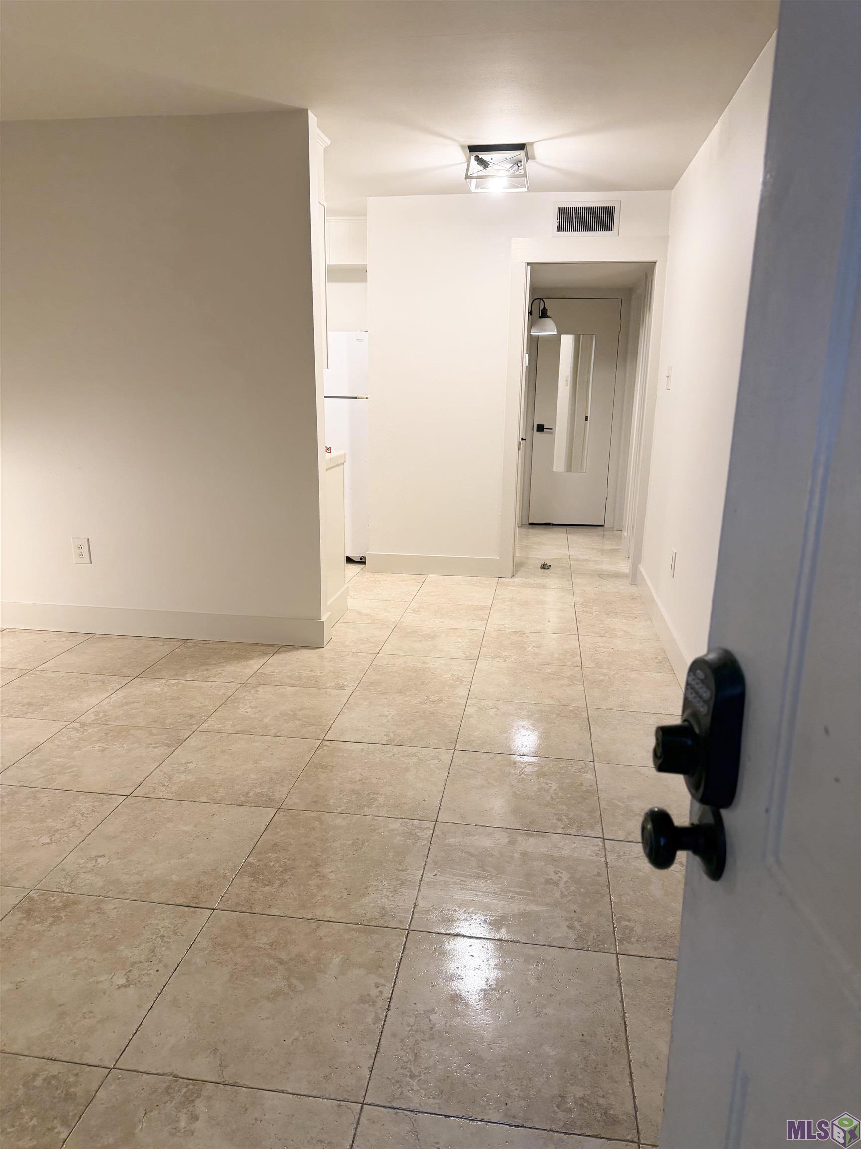 636 Lakeland Drive, Unit 3 Baton Rouge, LA 70802 - Photo 3 of 9