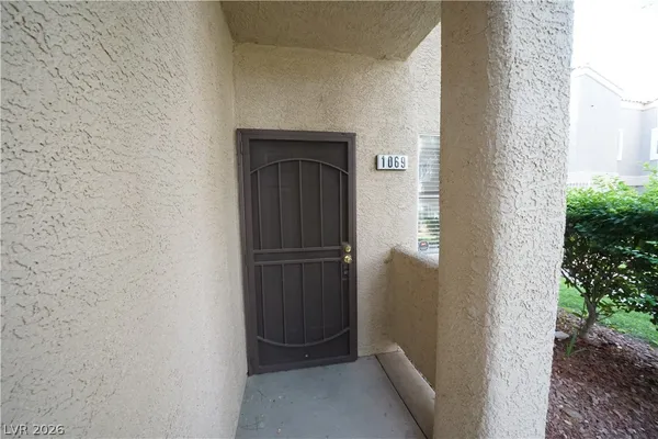 $1,640 | 5250 South Rainbow Boulevard, Unit 1069, Las Vegas, NV 89118