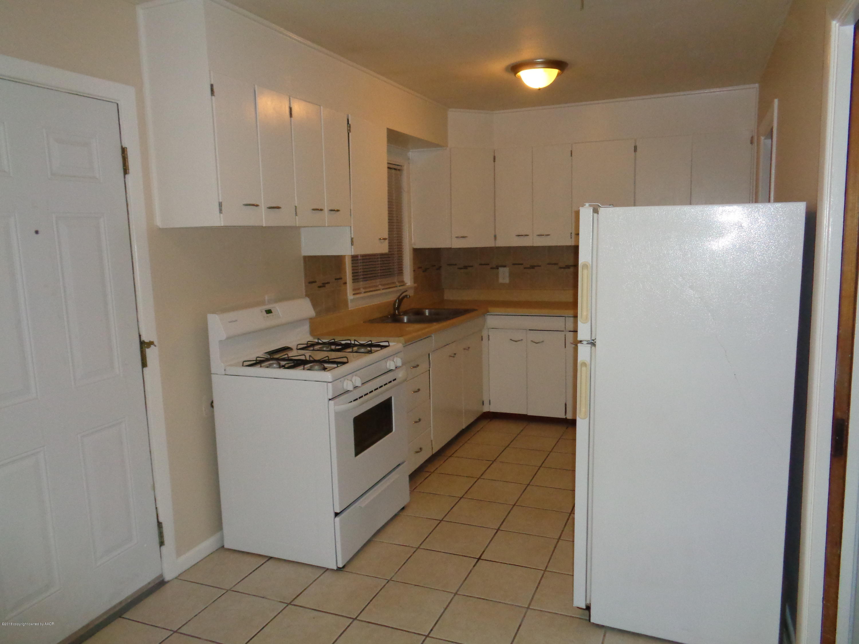 4227 South Washington Street Amarillo, TX 79110 - Photo 7 of 14 Kitchen