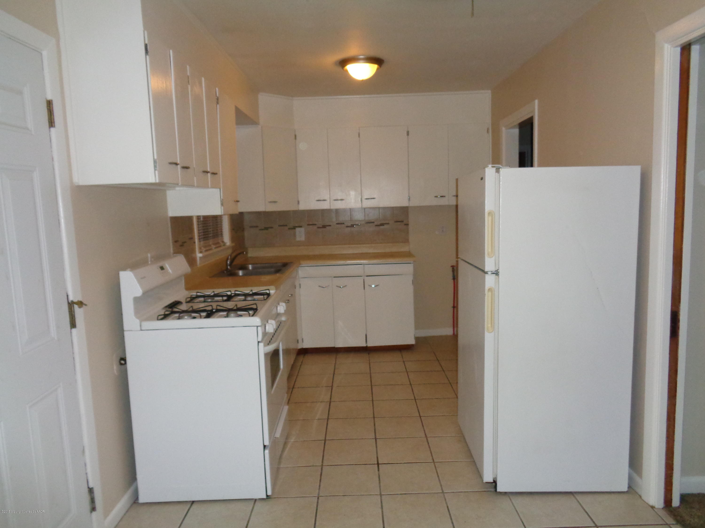 4227 South Washington Street Amarillo, TX 79110 - Photo 8 of 14 Kitchen