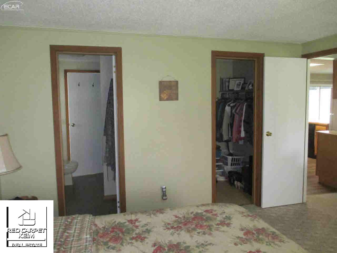 12328 East Richfield Road Davison, MI 48423 - Photo 7 of 24 21140241-6.JPG