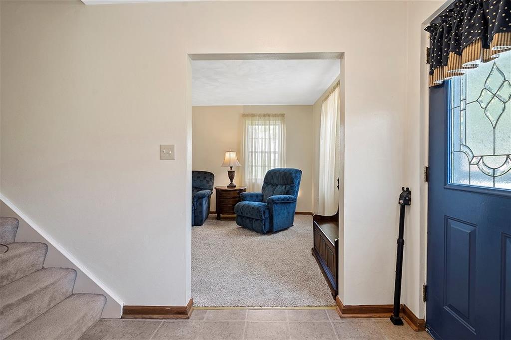 310 Clements Road Pittsburgh, PA 15239 - Photo 3 of 25