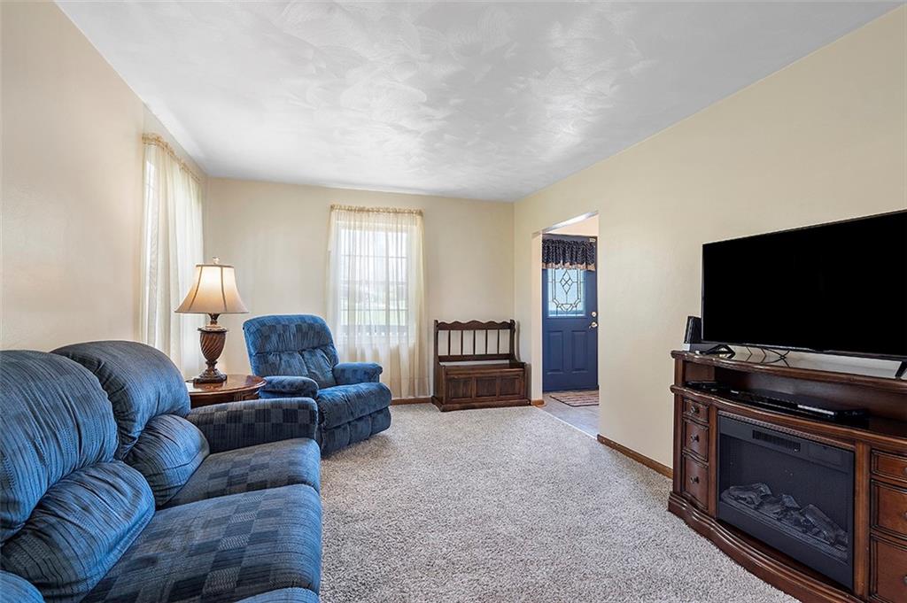 310 Clements Road Pittsburgh, PA 15239 - Photo 4 of 25