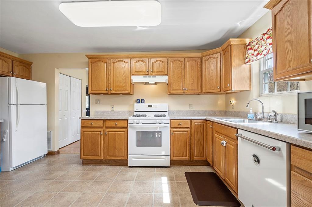 310 Clements Road Pittsburgh, PA 15239 - Photo 9 of 25