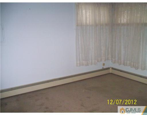 107 Idlewild Road Edison, NJ 08817 - Photo 7 of 11