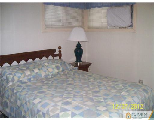 107 Idlewild Road Edison, NJ 08817 - Photo 8 of 11