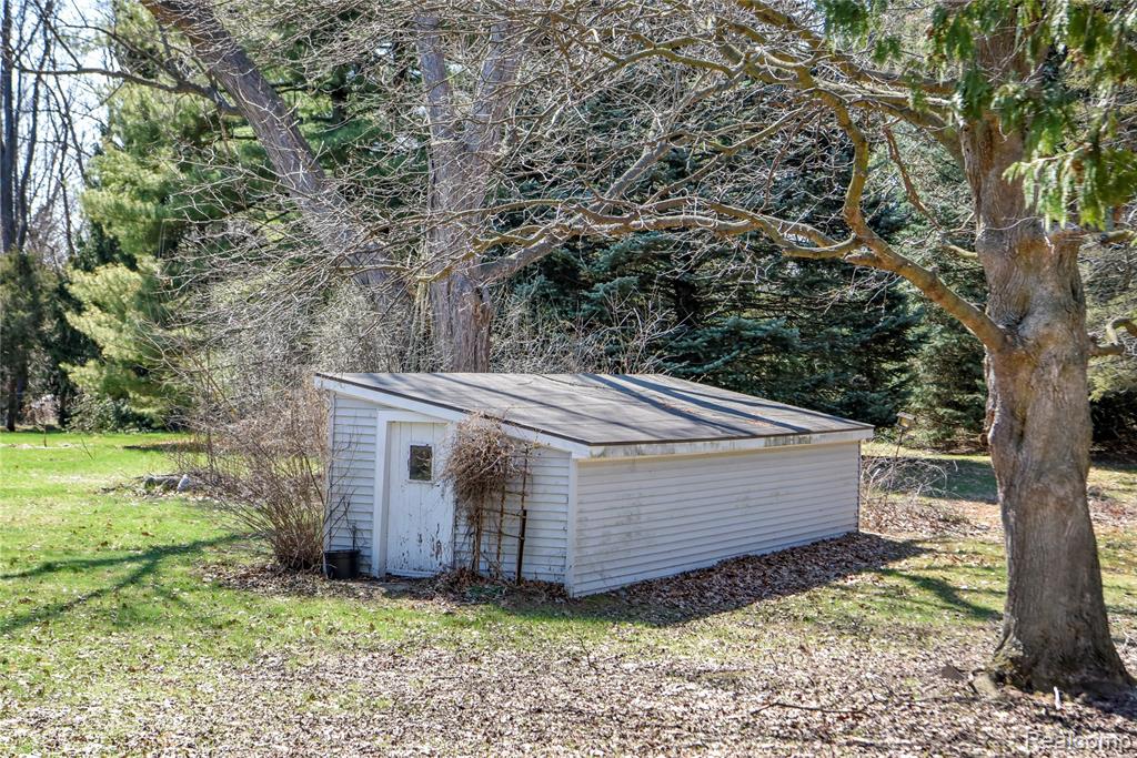 1493 Merry Road Waterford, MI 48328 - Photo 72 of 82 Gallery Image 72
