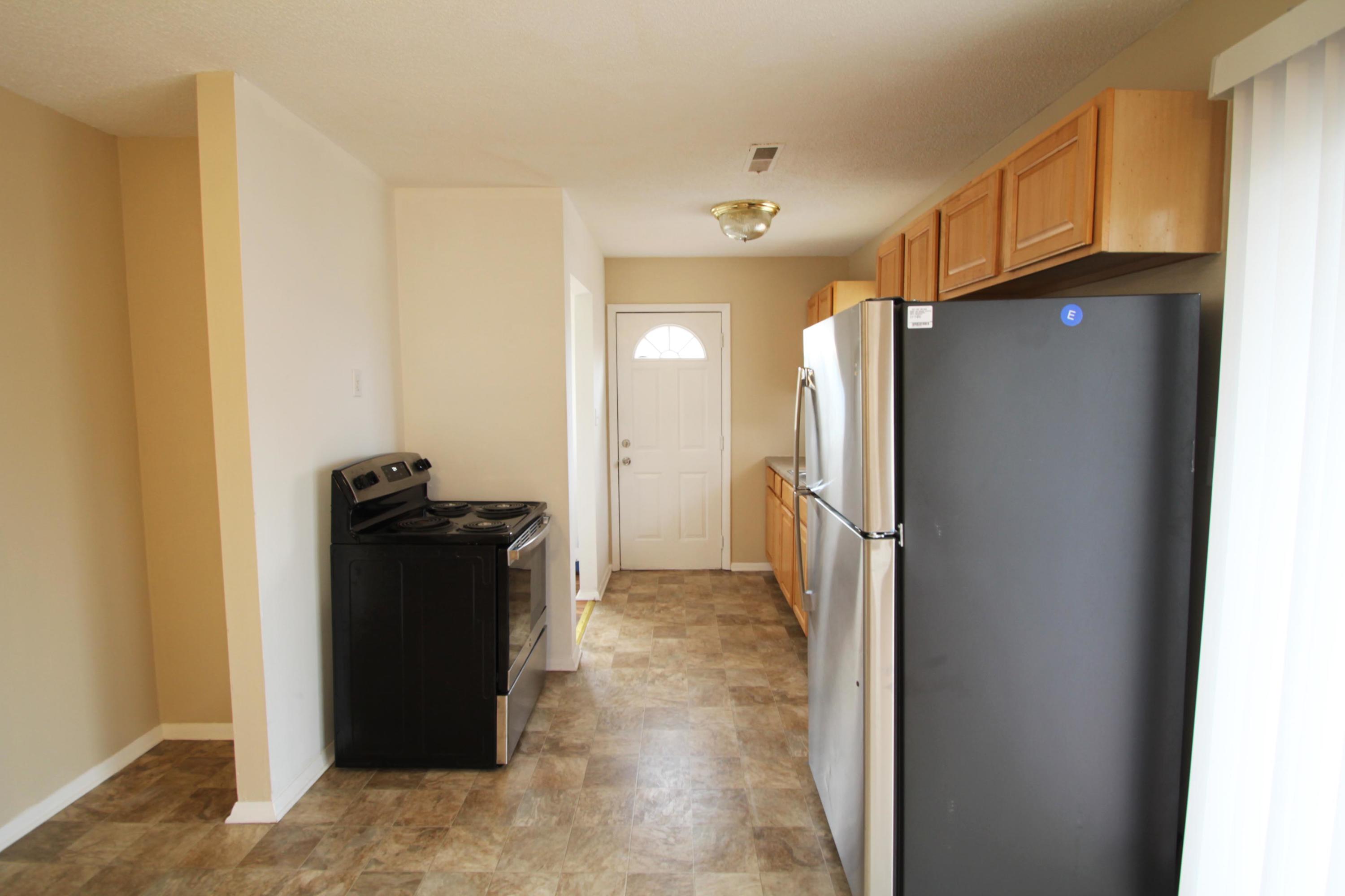 323 Rutherford Avenue Northwest Roanoke, VA 24016 - Photo 2 of 9 323 Rutherford 4