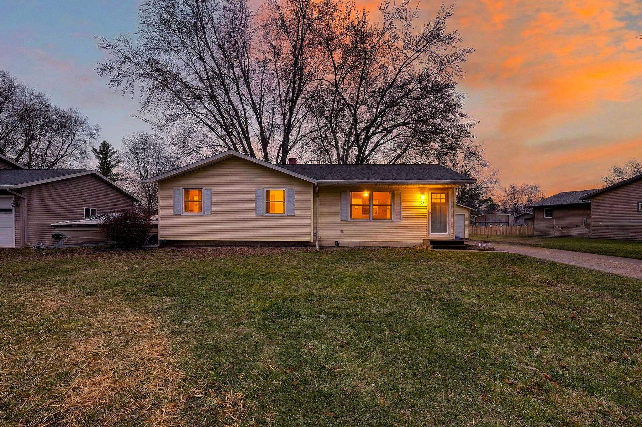 209 Midvale Drive Marshall, WI 53559 - Photo 40 of 53