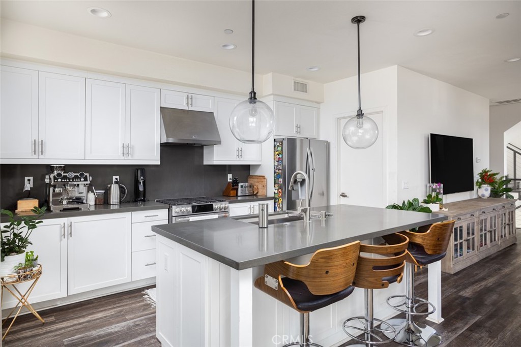 129 Tribeca Way Costa Mesa, CA 92627 - Photo 6 of 24