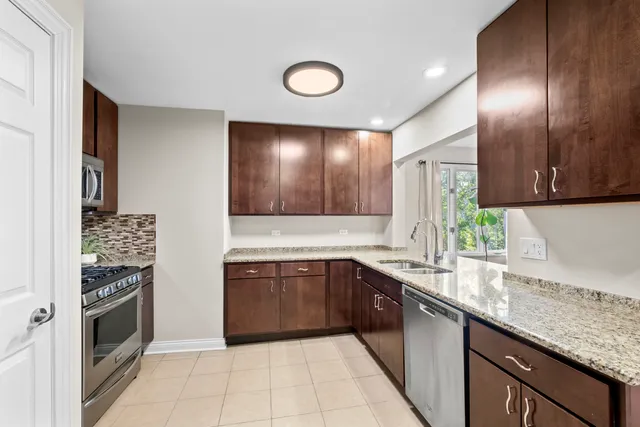 $3,500 | 3952 Oak Avenue, Northbrook, IL 60062