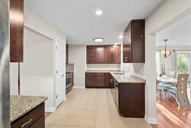 $3,500 | 3952 Oak Avenue, Northbrook, IL 60062