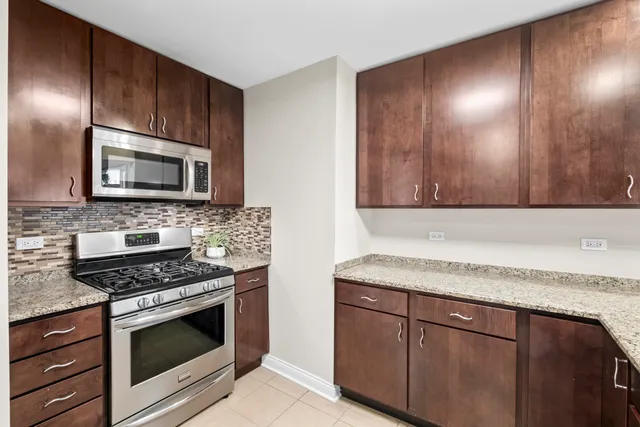 $3,500 | 3952 Oak Avenue, Northbrook, IL 60062