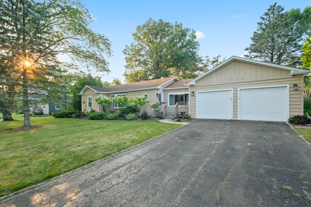 $3,500 | 3952 Oak Avenue, Northbrook, IL 60062