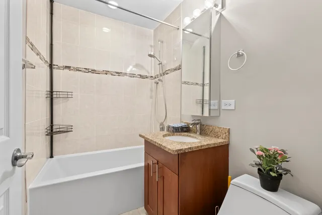 $3,500 | 3952 Oak Avenue, Northbrook, IL 60062