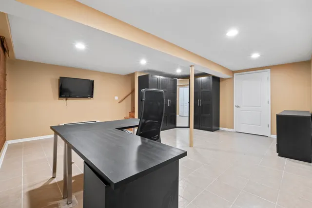 $3,500 | 3952 Oak Avenue, Northbrook, IL 60062