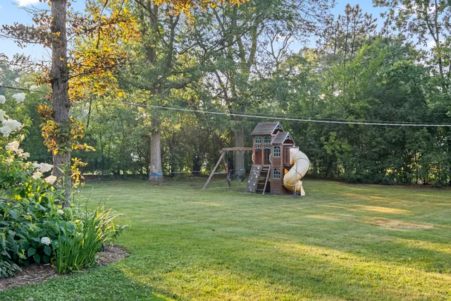 $3,500 | 3952 Oak Avenue, Northbrook, IL 60062