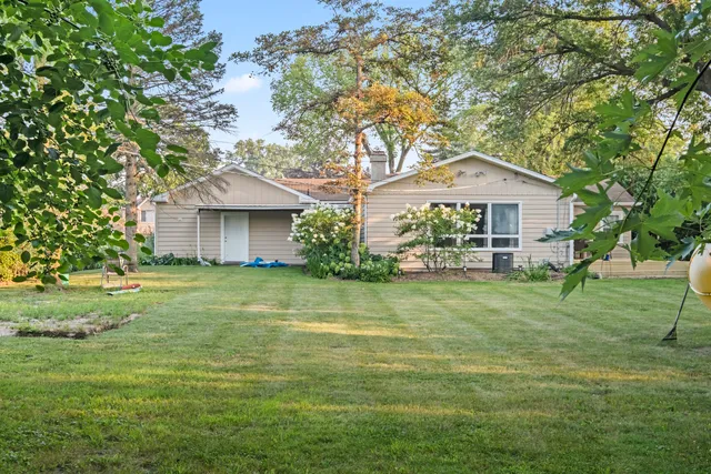 $3,500 | 3952 Oak Avenue, Northbrook, IL 60062