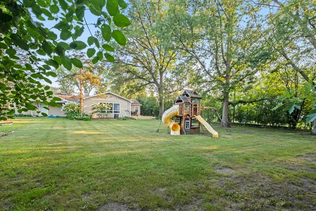 $3,500 | 3952 Oak Avenue, Northbrook, IL 60062