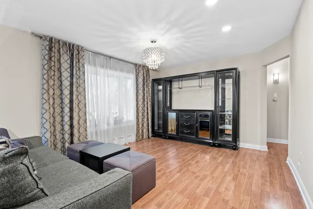 $3,500 | 3952 Oak Avenue, Northbrook, IL 60062