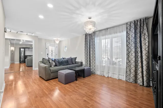 $3,500 | 3952 Oak Avenue, Northbrook, IL 60062