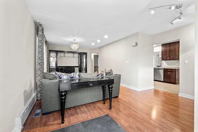 $3,500 | 3952 Oak Avenue, Northbrook, IL 60062