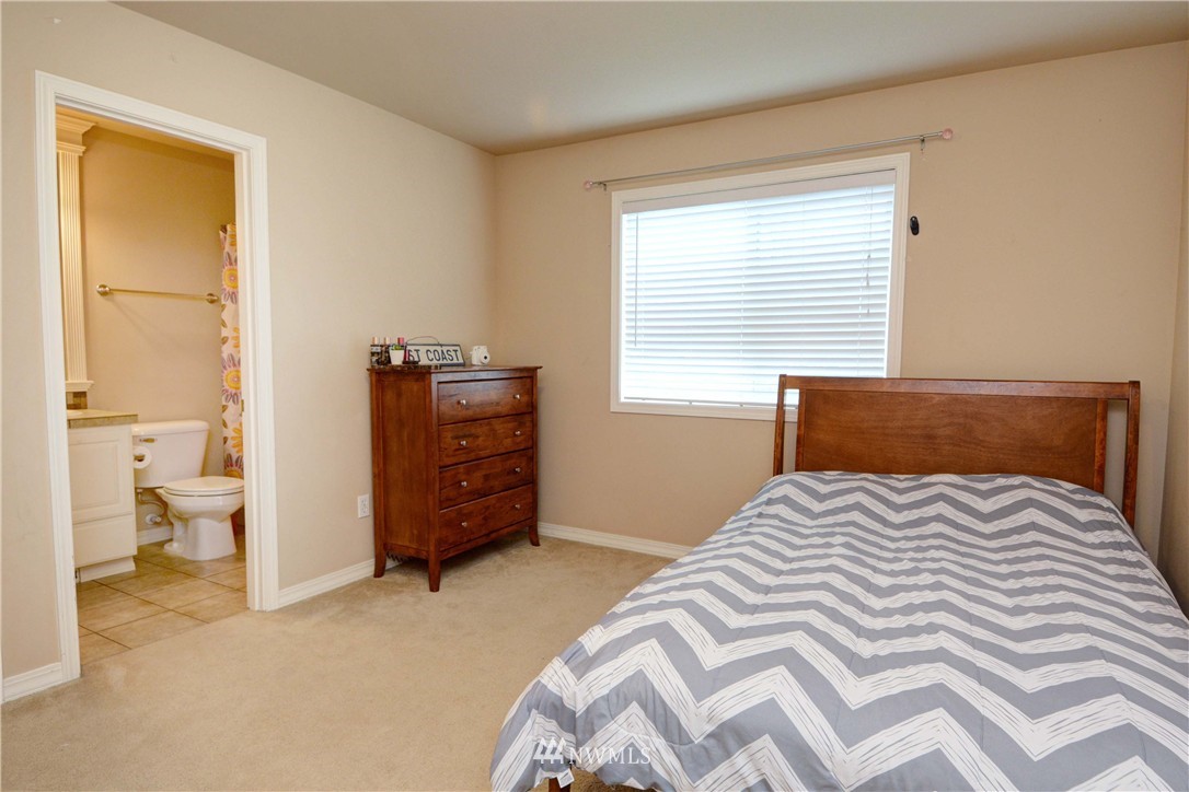 21407 42 Avenue Southeast Bothell, WA 98021 - Photo 18 of 25