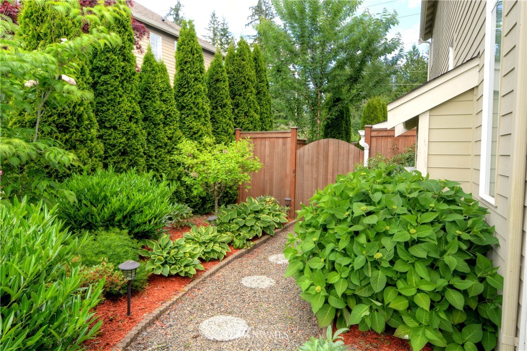 21407 42 Avenue Southeast Bothell, WA 98021 - Photo 3 of 25
