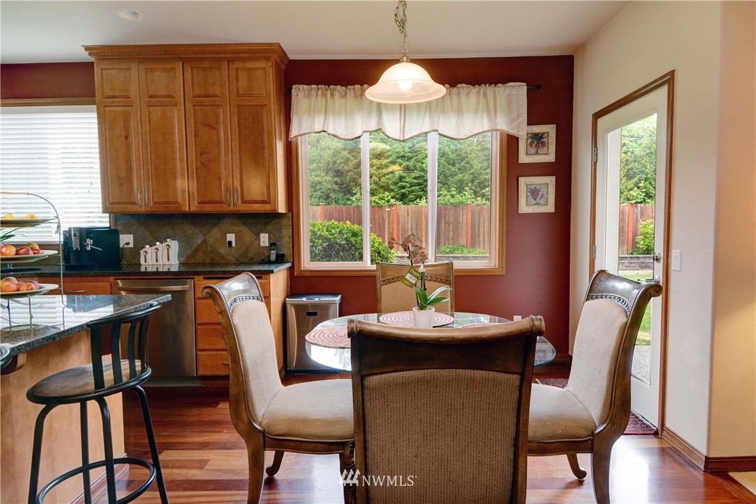 21407 42 Avenue Southeast Bothell, WA 98021 - Photo 10 of 25