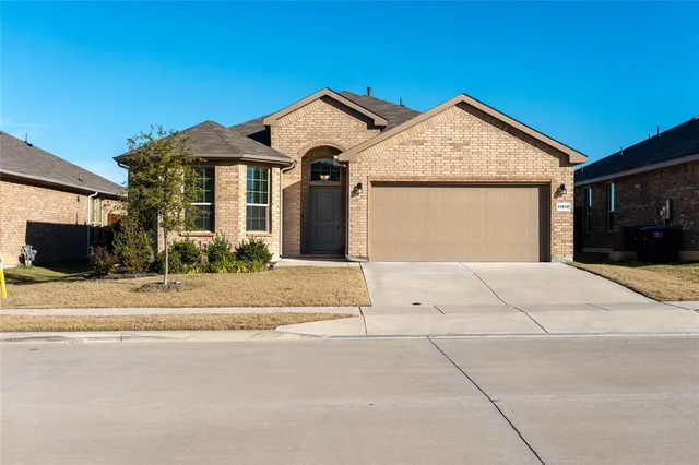 $2,350 | 11512 Harp Lane, Fort Worth, TX 76052