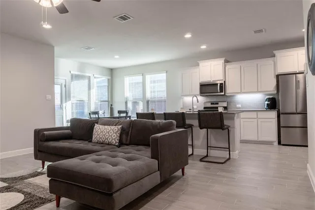 $2,350 | 11512 Harp Lane, Fort Worth, TX 76052