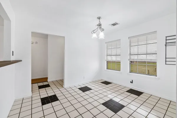 $2,100 | 805 Sabinas Court, Georgetown, TX 78628