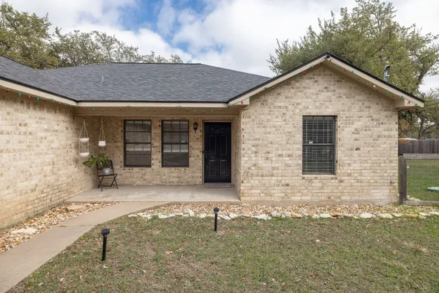 $2,350 | 805 Sabinas Court, Georgetown, TX 78628