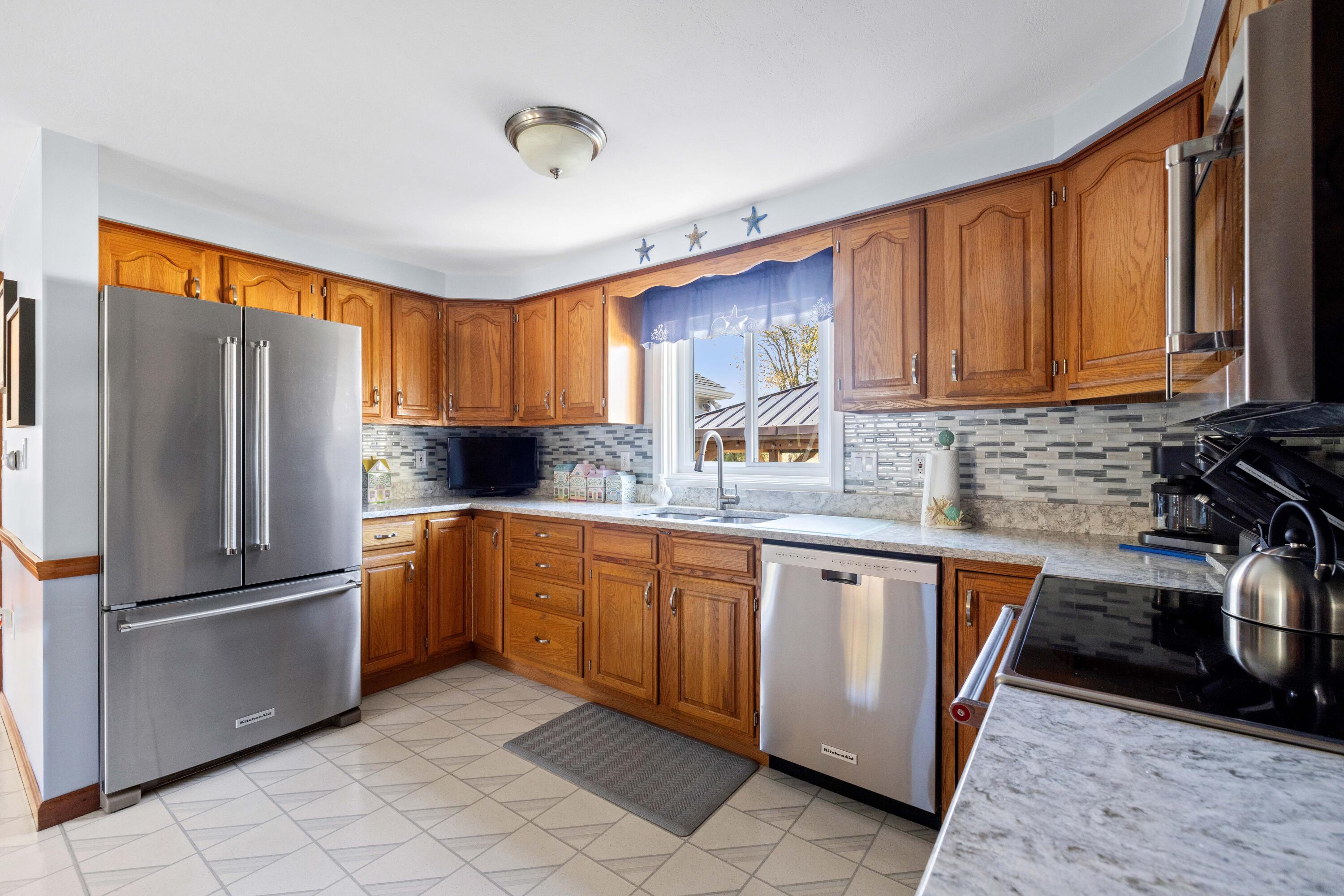 8 Indian Ridge Drive Biddeford, ME 04005 - Photo 16 of 47 Kitchen