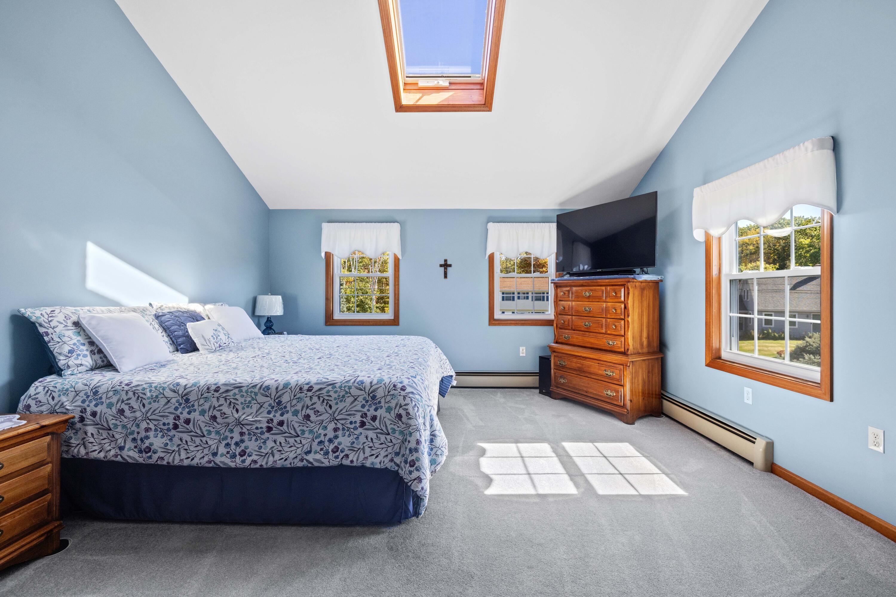 8 Indian Ridge Drive Biddeford, ME 04005 - Photo 29 of 47 Masterbedroom