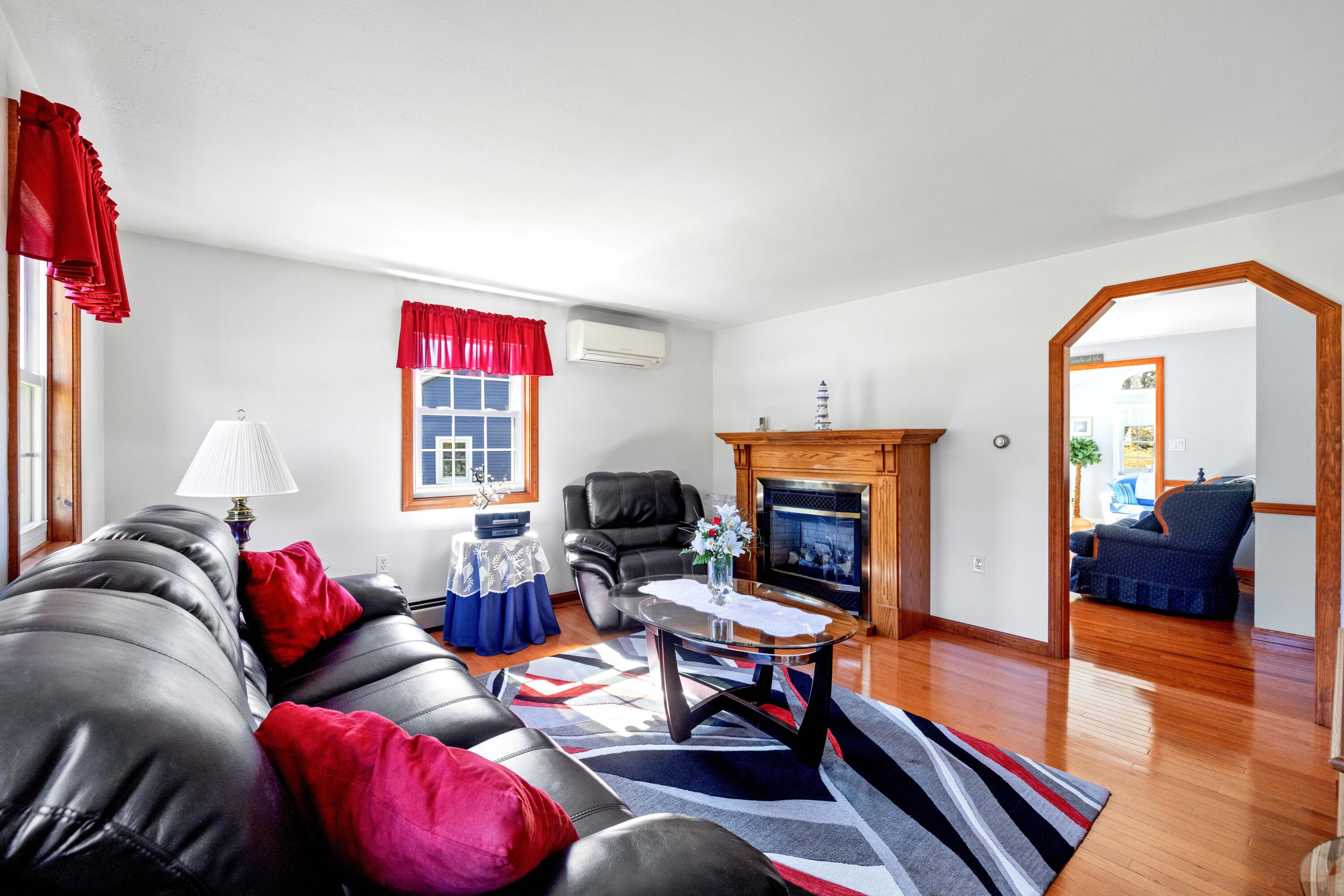 8 Indian Ridge Drive Biddeford, ME 04005 - Photo 10 of 47 Gas Fireplace