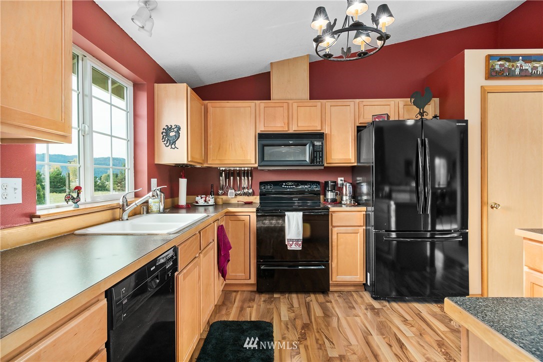 91 South Welcome Slough Road Cathlamet, WA 98612 - Photo 6 of 36 Gallery Image 6