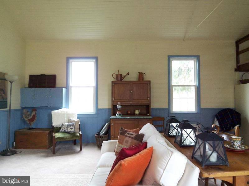 4530 Highland Ridge Road Berkeley Springs, WV 25411 - Photo 18 of 30 Great Room