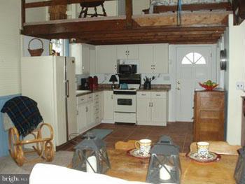 4530 Highland Ridge Road Berkeley Springs, WV 25411 - Photo 23 of 30 Kitchen