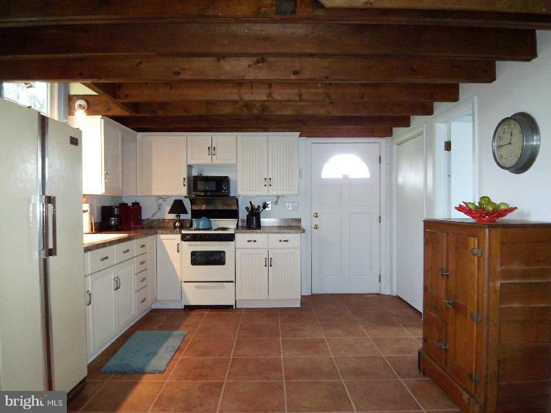 4530 Highland Ridge Road Berkeley Springs, WV 25411 - Photo 24 of 30 Kitchen