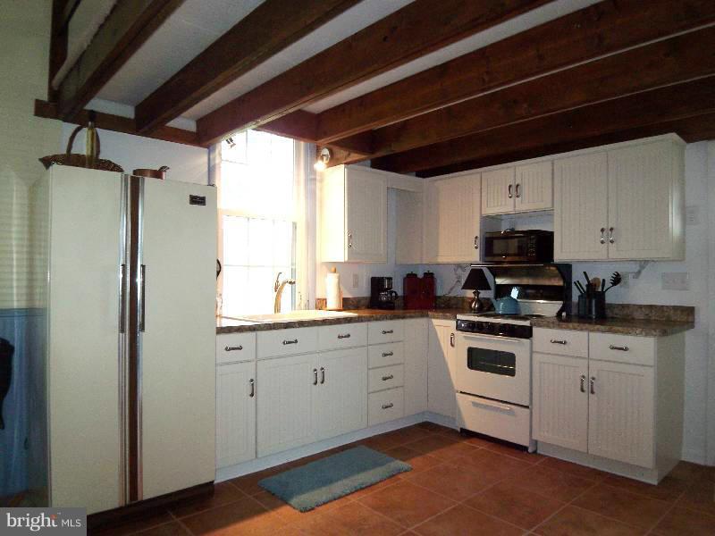 4530 Highland Ridge Road Berkeley Springs, WV 25411 - Photo 25 of 30 Kitchen