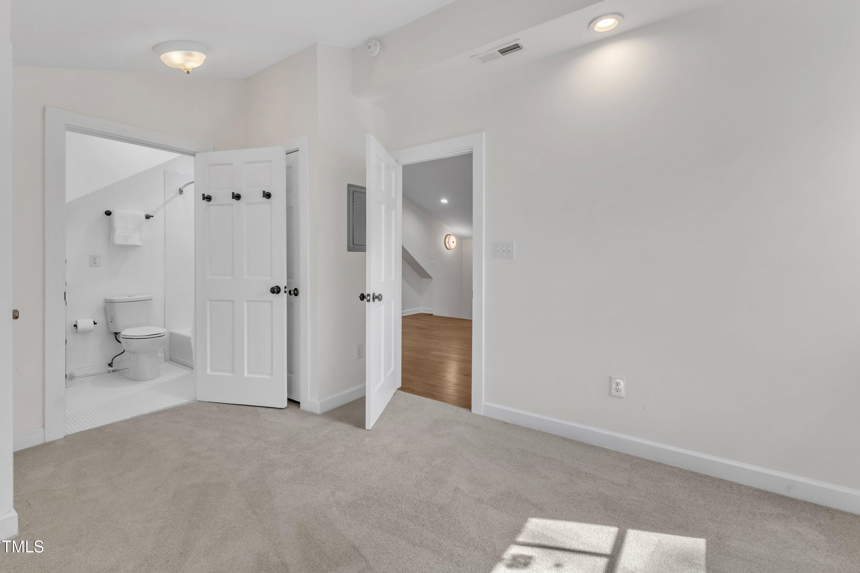 406 East Whitaker Mill Road Raleigh, NC 27608 - Photo 54 of 65 68-406 E Whitaker Mill-74
