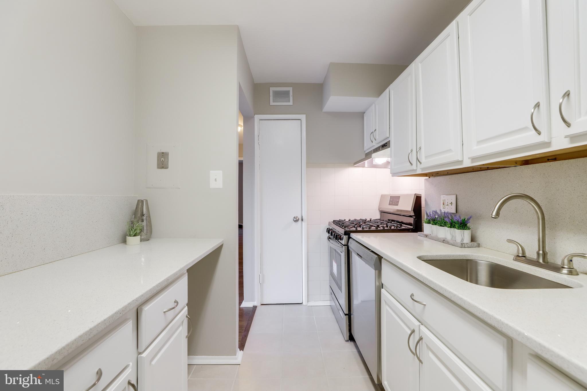 2901 Charing Cross Road, Unit 13 Falls Church, VA 22042 - Photo 14 of 33