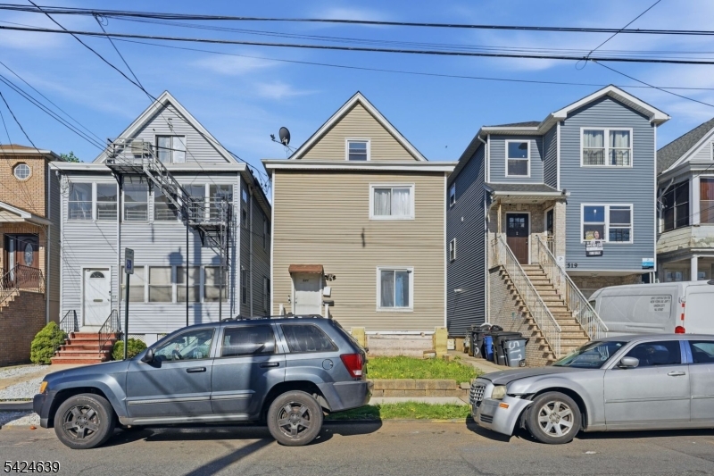 521 Maple Avenue Elizabeth, NJ 07202 - Photo 2 of 41