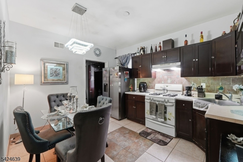 521 Maple Avenue Elizabeth, NJ 07202 - Photo 10 of 41