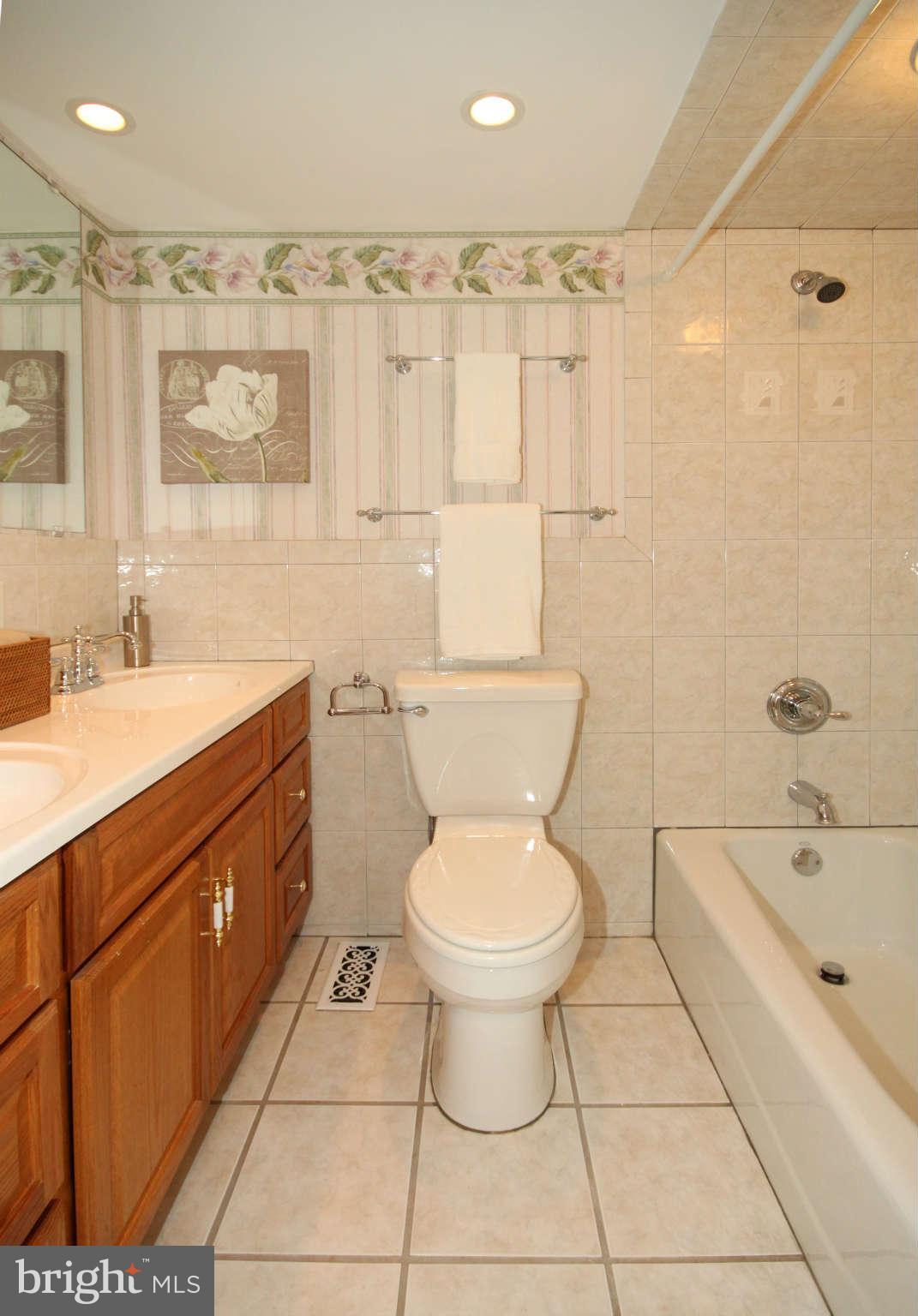 8279 Deep Valley Court Springfield, VA 22153 - Photo 22 of 29 Bath