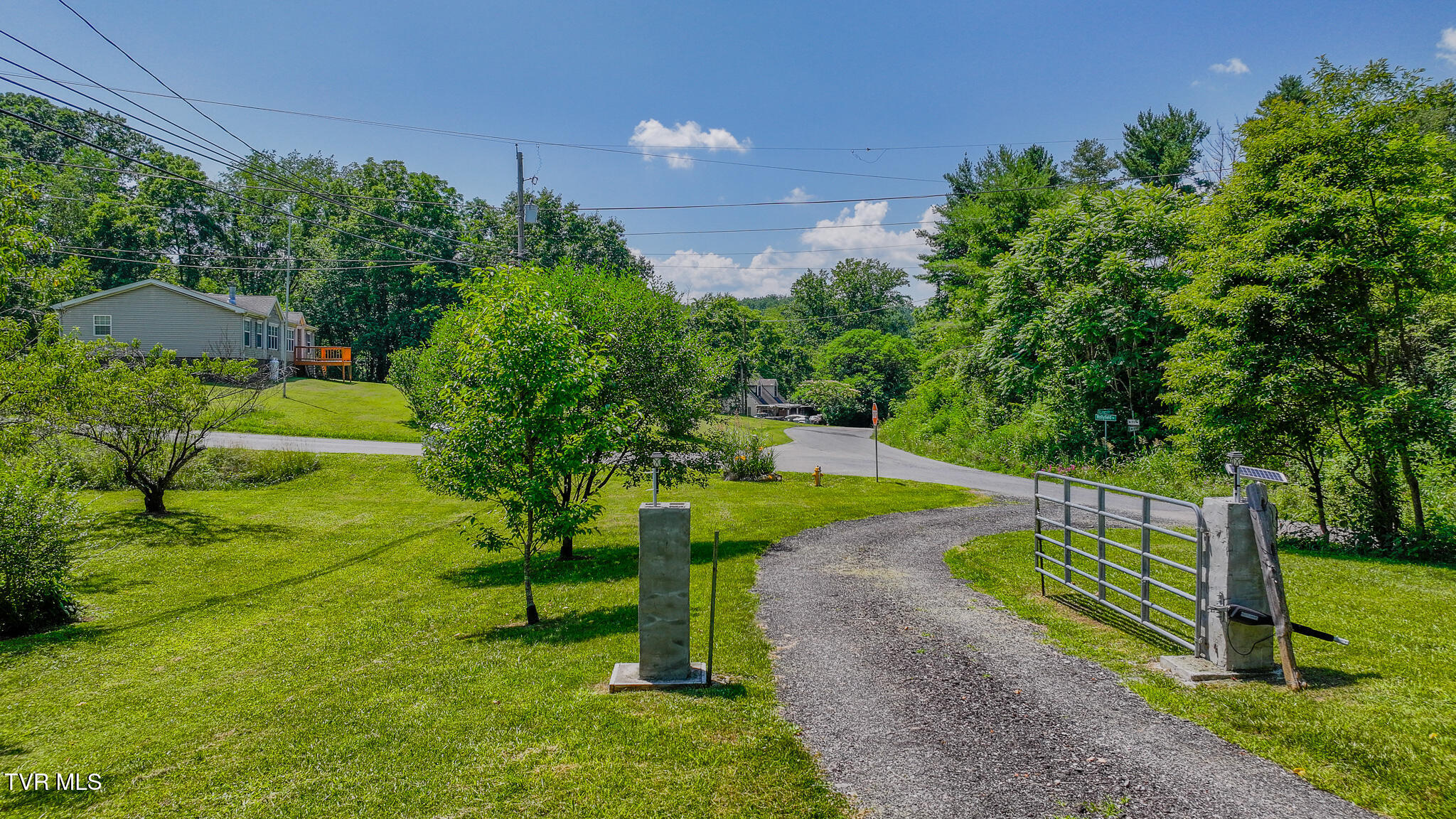 31232 Hollyfield Road Damascus, VA 24236 - Photo 44 of 46 dji_fly_20250623_150848_0207_17507061636